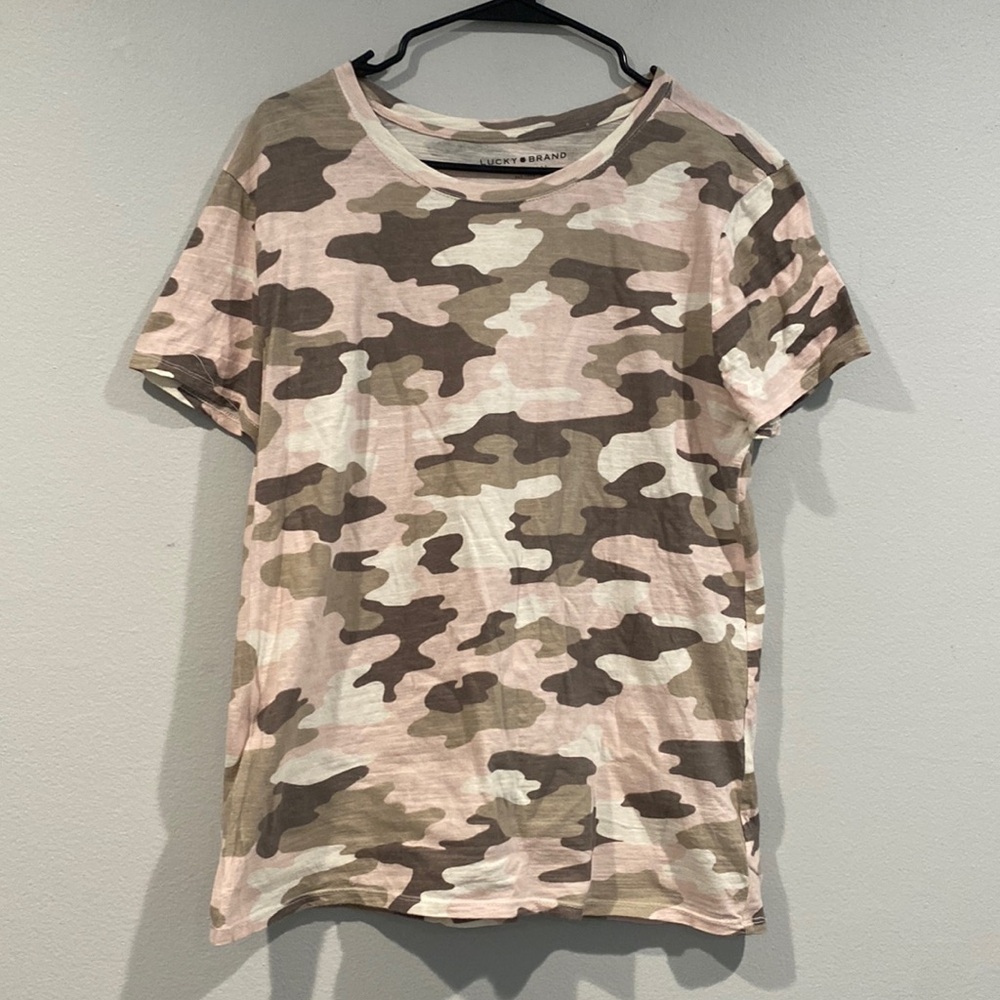 Lucky Brand Pink and Tan Camouflage Short Sleeve Casual Shirt - Size Medium